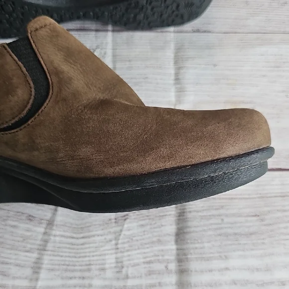 Dansko Sz 38 Brown Flats Sleek Slip-On Loafers - Picture 8 of 15